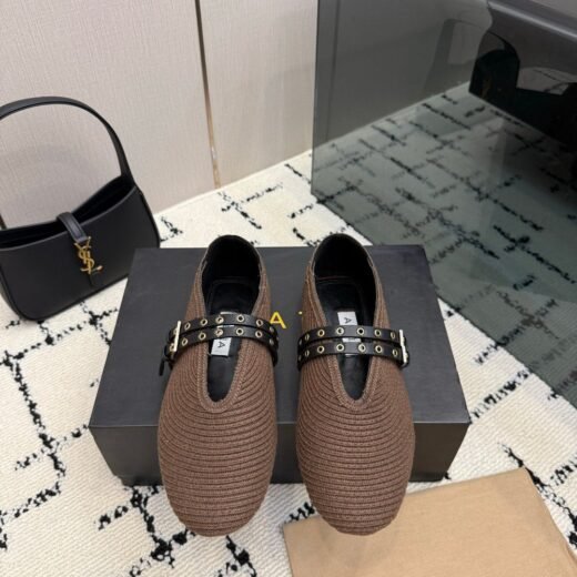 Alaïa chaussures plates type Mary Jane marron taupe