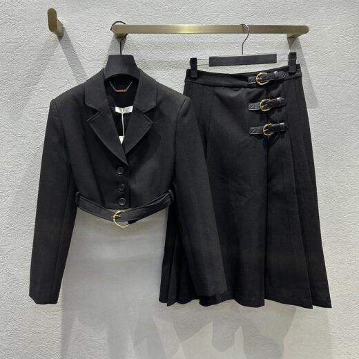 Chloé ensemble veste et jupe plissée