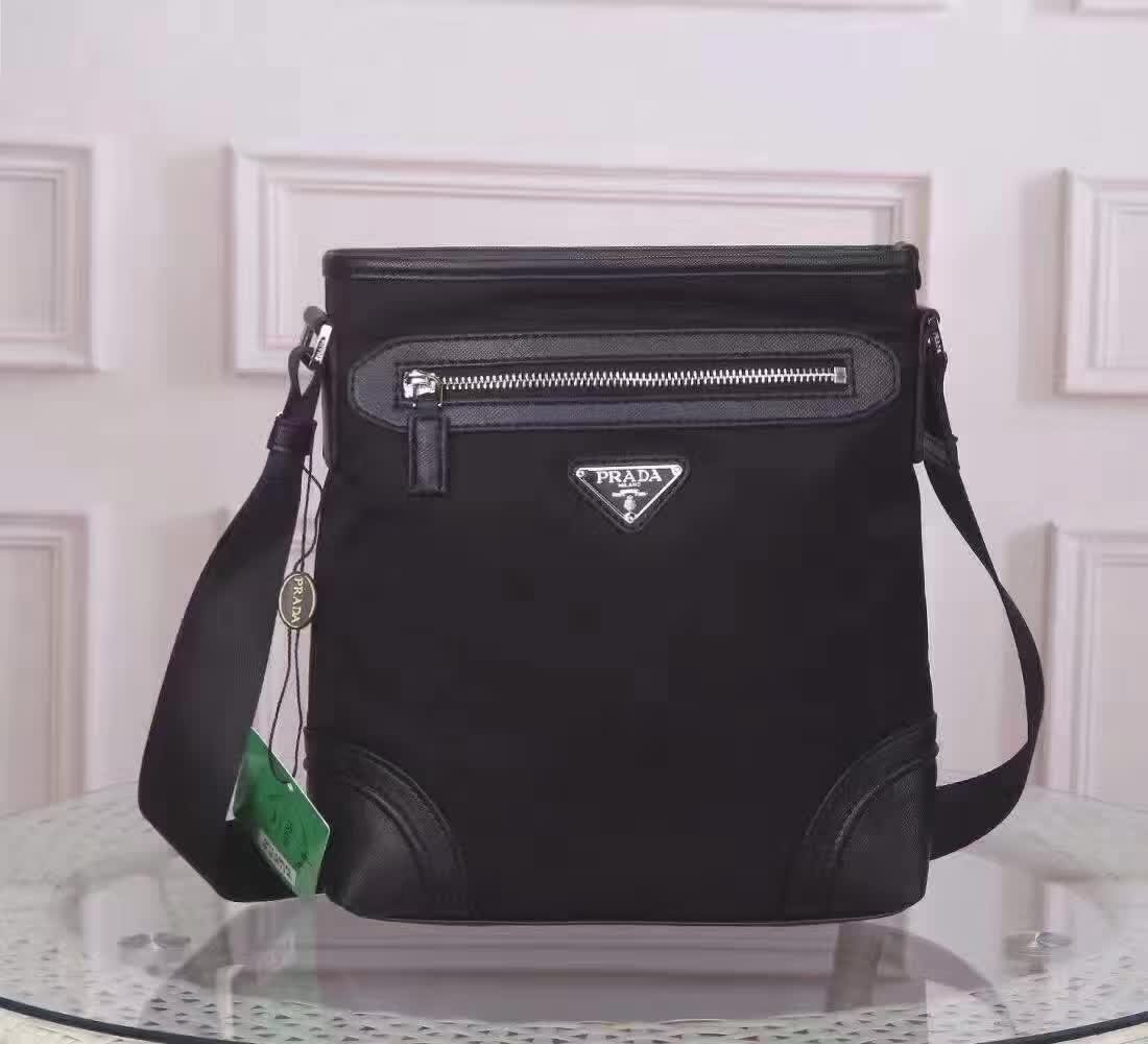 Prada Sacoche verticale noire