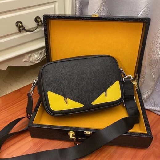Fendi Sacoche bandoulière noire à détails jaunes