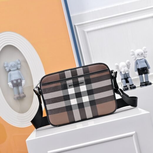 Burberry Check Crossbody Camera Bag 22 × 16 × 9 cm – Check