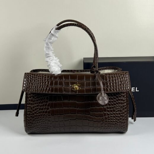 Chanel – sac à main à poignée supérieure effet crocodile, marron foncé