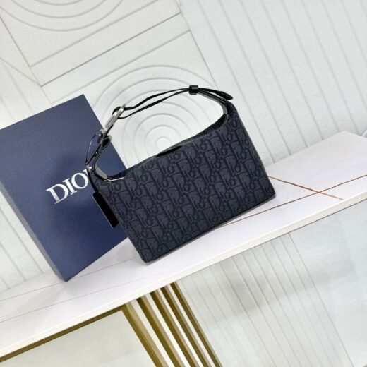 Dior Saddle – Bleu marine très foncé avec finitions noires